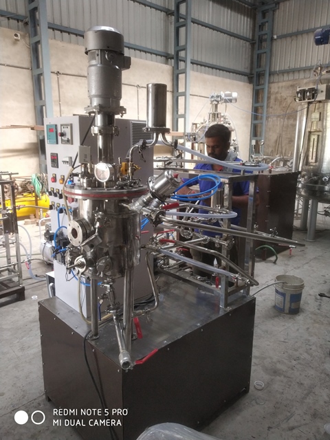 lab fermenter bioreactor manufacturer by uma pharmatech machinery ahmedabad gujarat